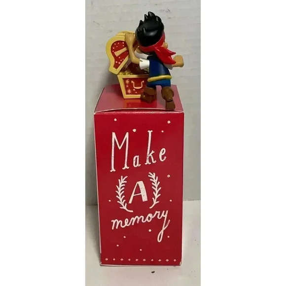 Hallmark Disney Jake & The Neverland Pirates Going on a Treasure Hunt Ornament - Picture 2 of 6